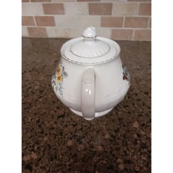 VTG WOOD & SONS ELLGREAVE ENGLAND GENUINE IRONSTONE FLORAL TEAPOT RARE FIND‎